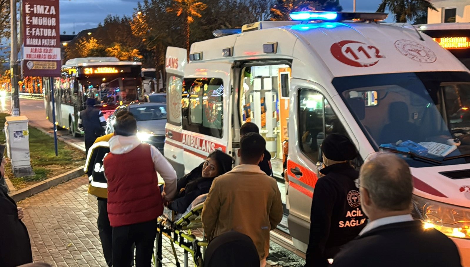 İki kentte kadınlara bıçaklı saldırı:  Saldırganlardan biri yakalandı öteki aranıyor